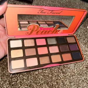 Too Faced Peach eyeshadow pallet